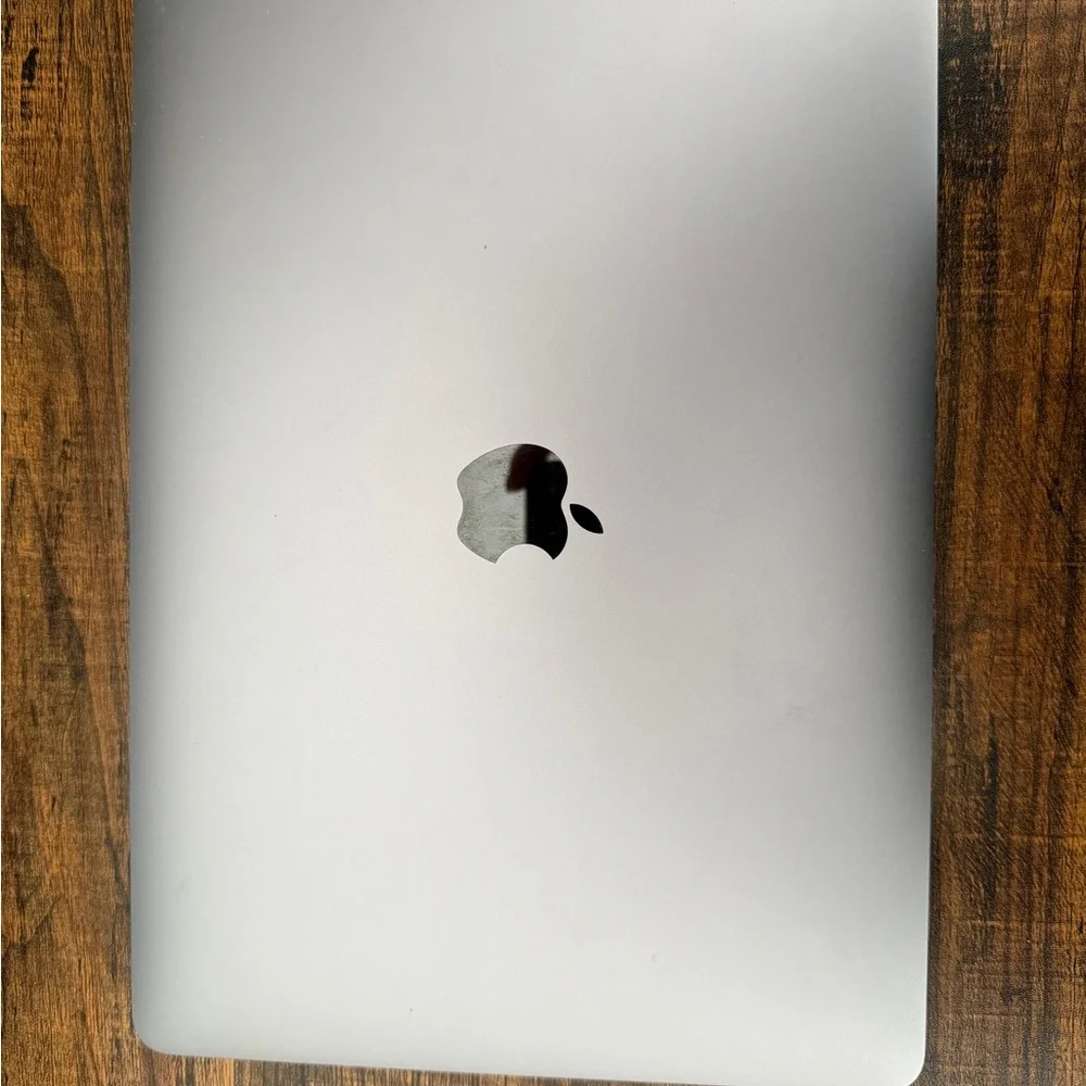 Apple MacBook in Sleek Silver